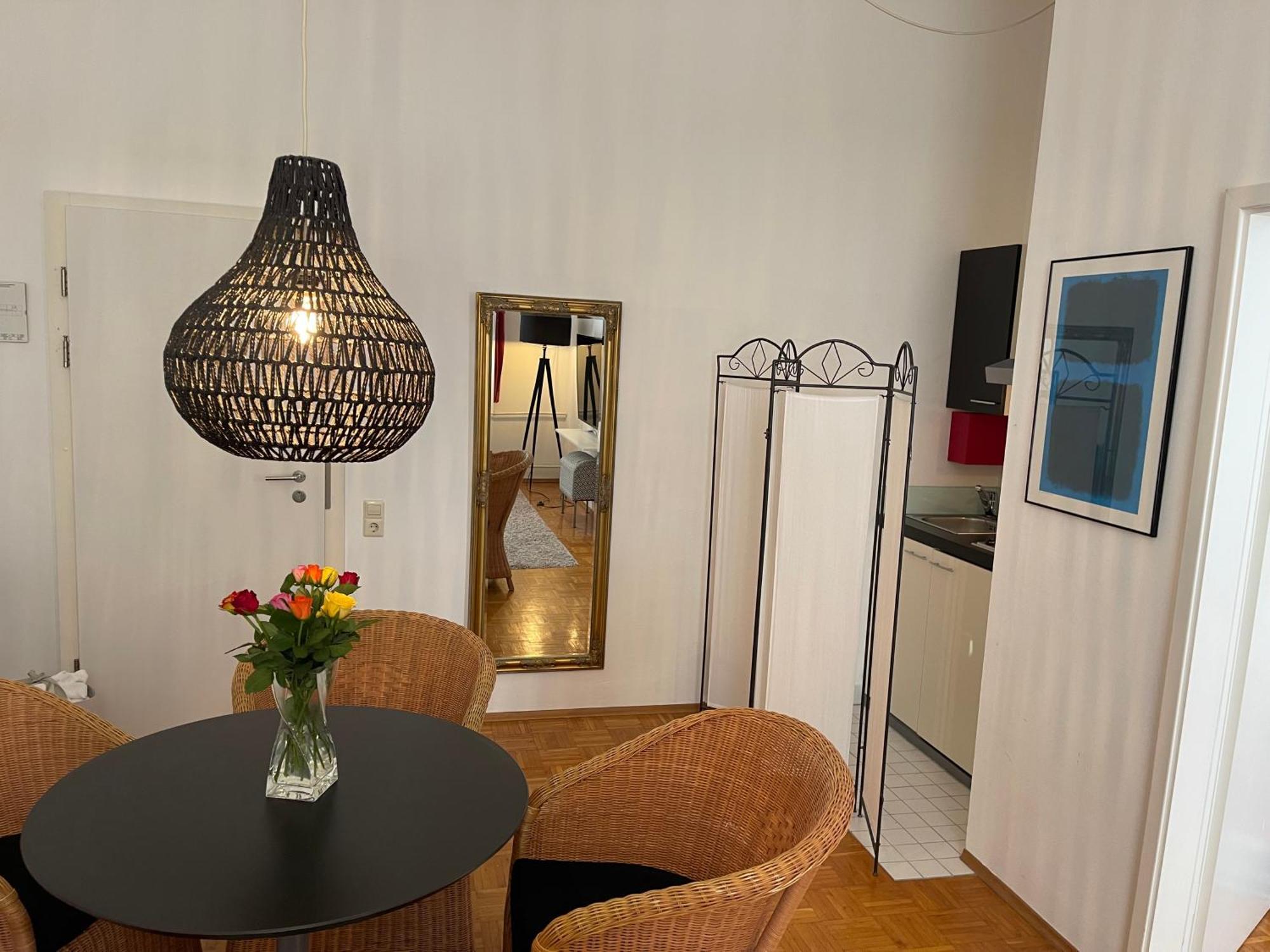 Whliving - Apartments & Studios In Констанц Екстериор снимка