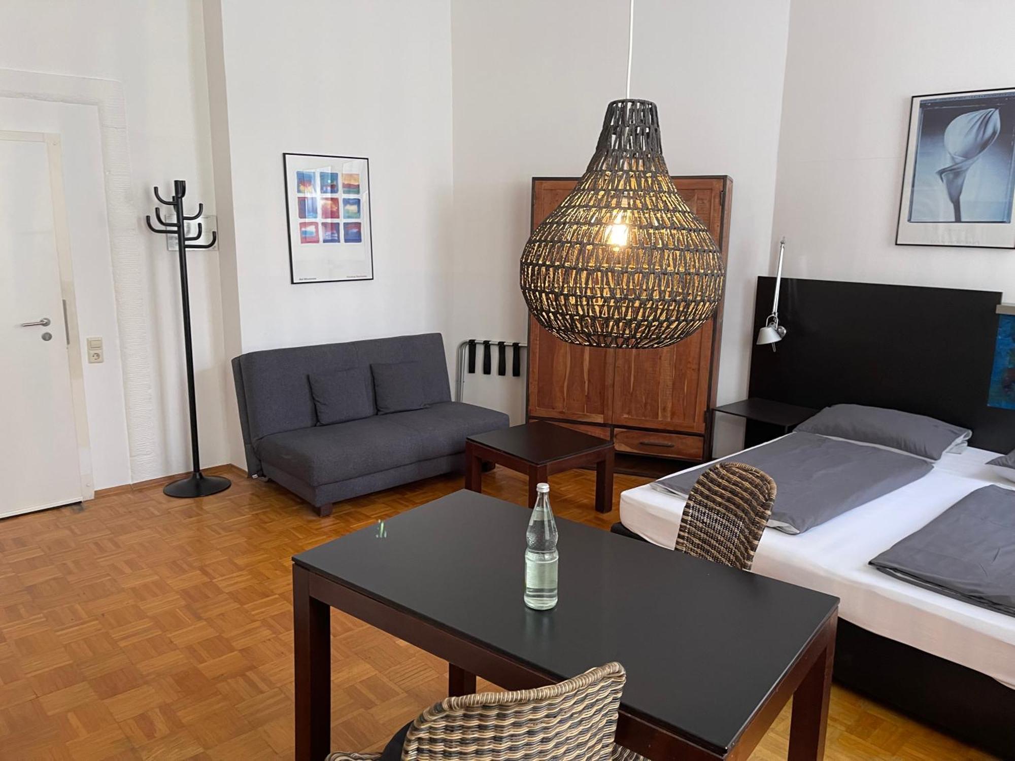 Whliving - Apartments & Studios In Констанц Екстериор снимка