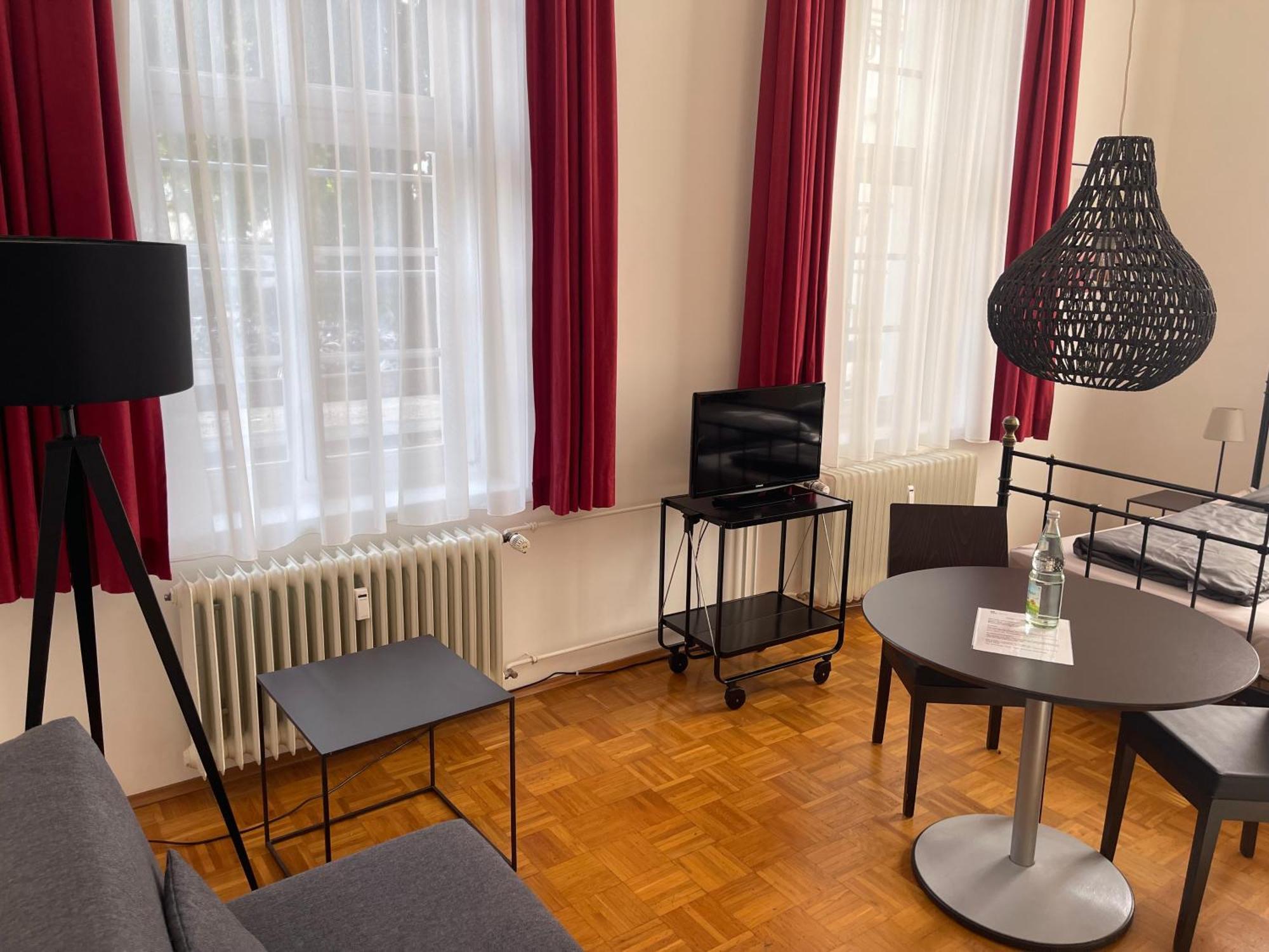 Whliving - Apartments & Studios In Констанц Екстериор снимка