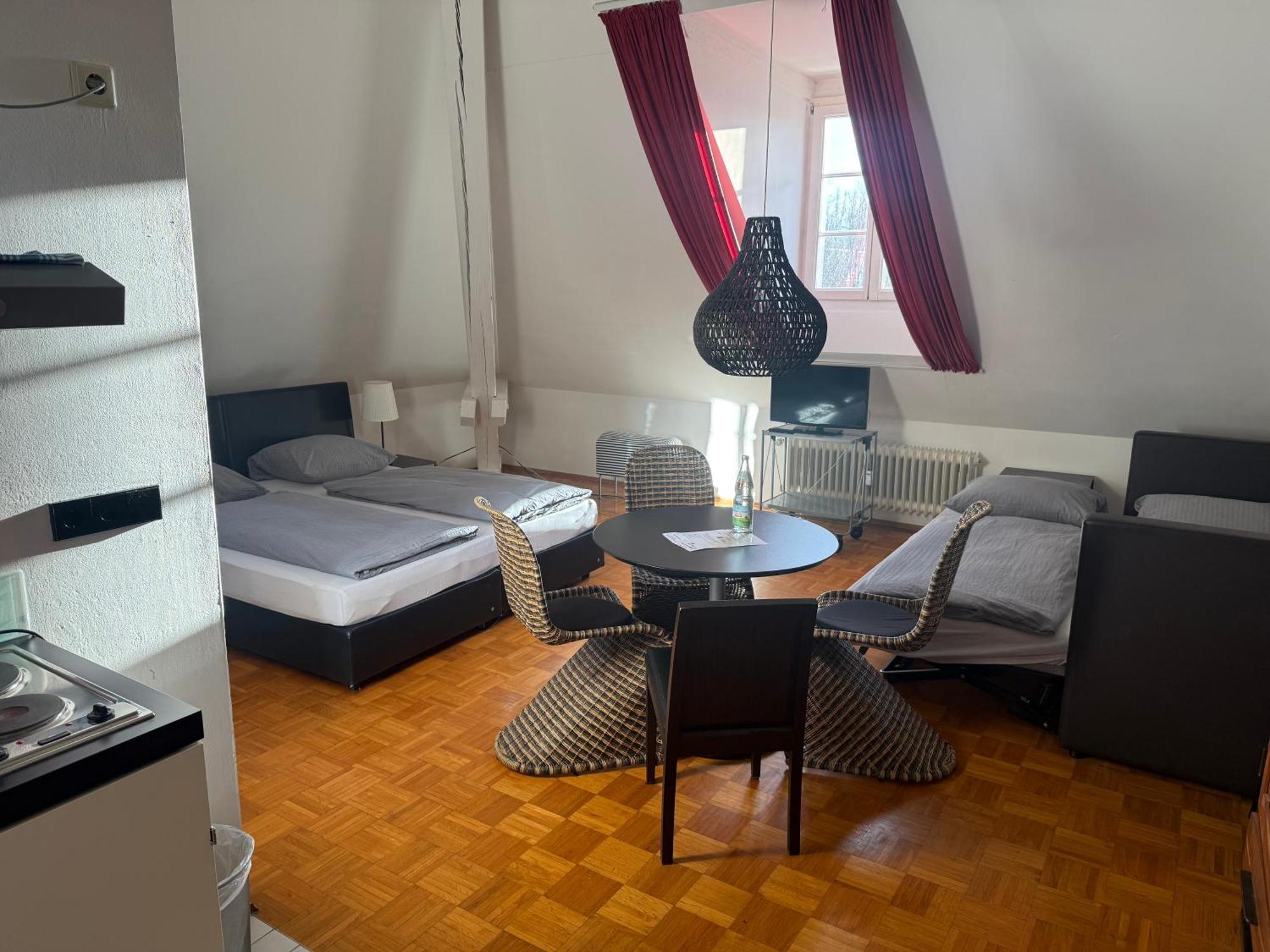 Whliving - Apartments & Studios In Констанц Екстериор снимка